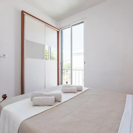 Apartment Casa Nobrega, By Op